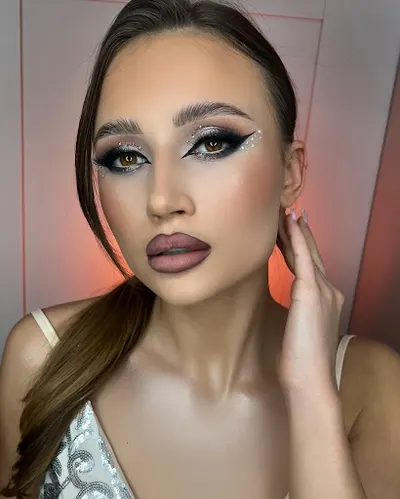 Siedlecka Make Up Artist - Makijaż Łódź | Kursy Makijażu | Makijaż Ślubny